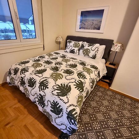 Cozy Apartment With Wrap Around Balcony Athens Exterior photo