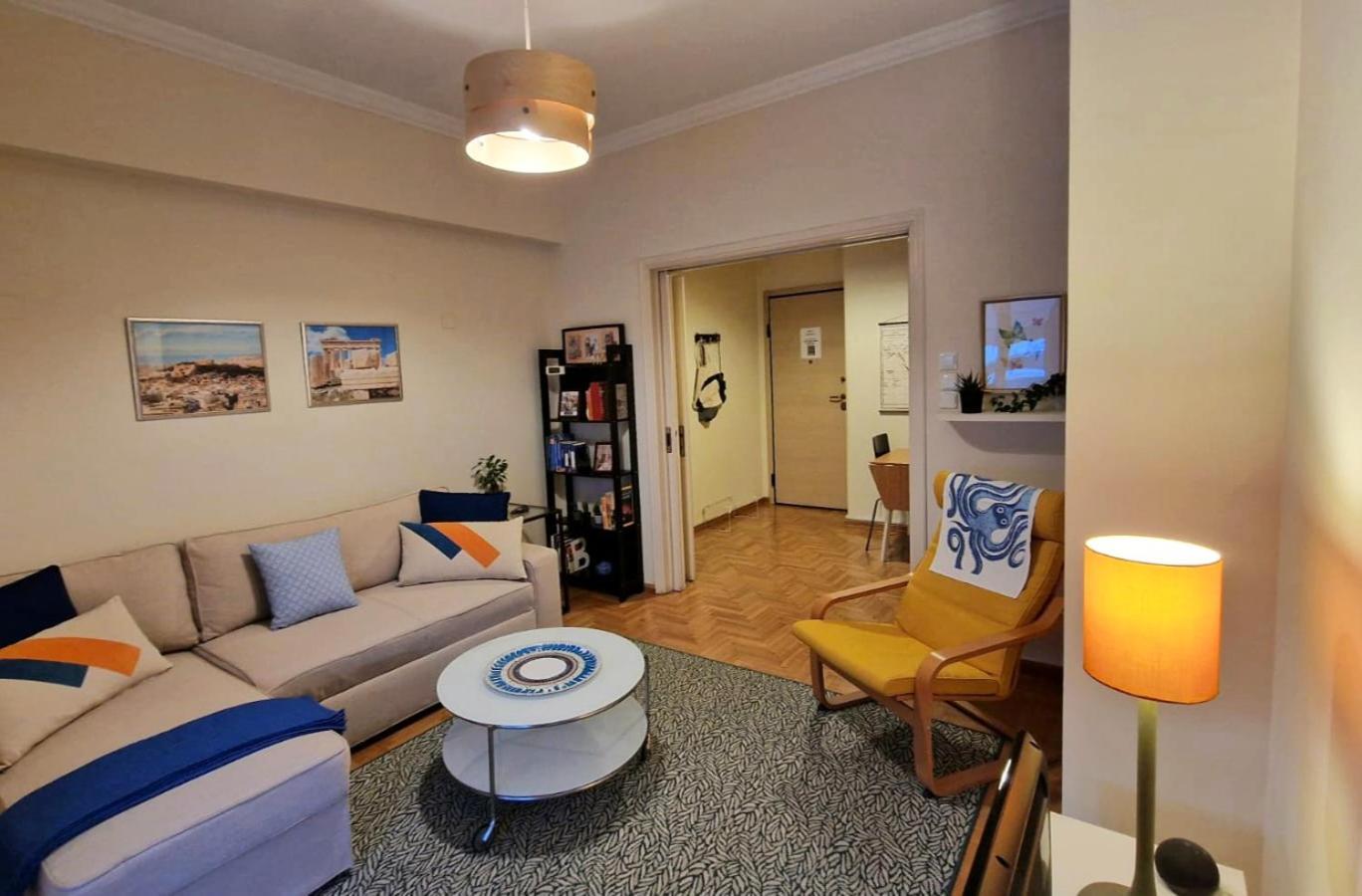 Cozy Apartment With Wrap Around Balcony Athens Exterior photo
